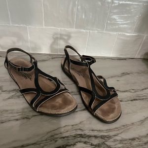 Naot Dorith Brown Sandal Size 40